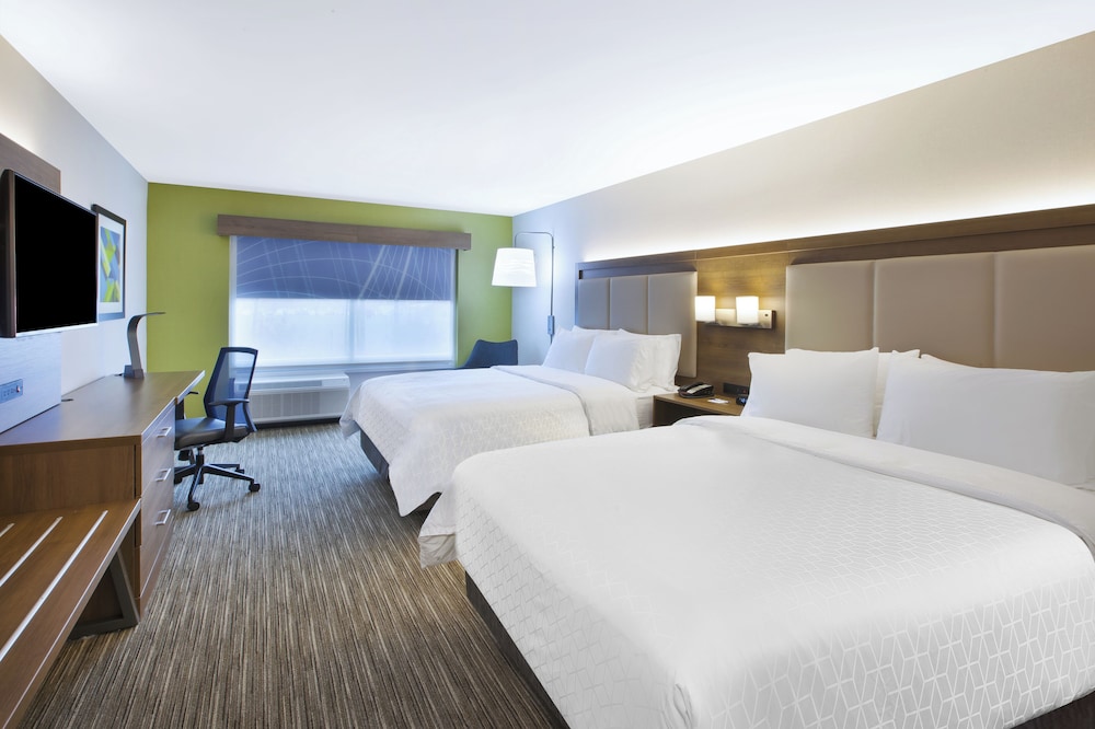 Standard Room, 2 Queen Beds (Communication, Accessible Tub) photo 3