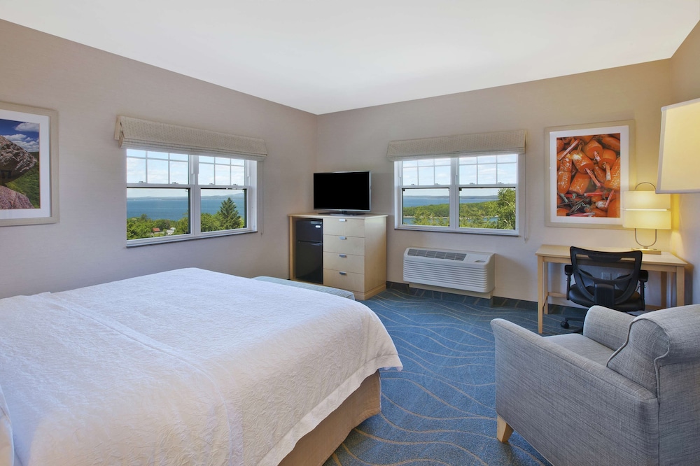 King, Room, Refrigerator, Ocean View
