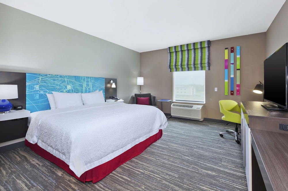Room, 1 King Bed, Accessible (Hearing) - Photo 1
