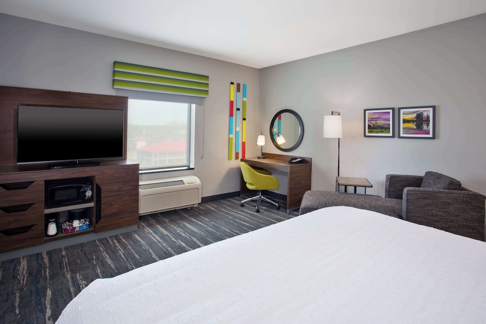 Room, 1 King Bed - Photo 2