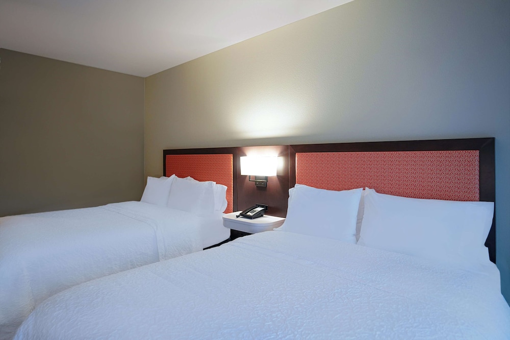 Room, 2 Queen Beds, Accessible, Bathtub