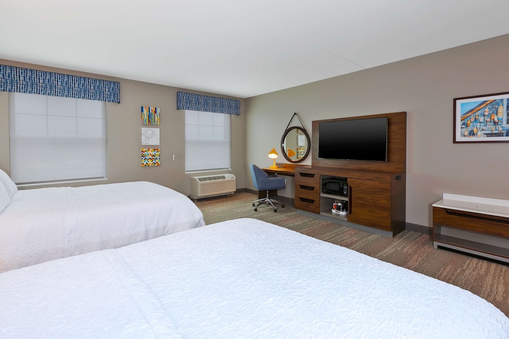 Studio, 2 Queen Beds, Refrigerator