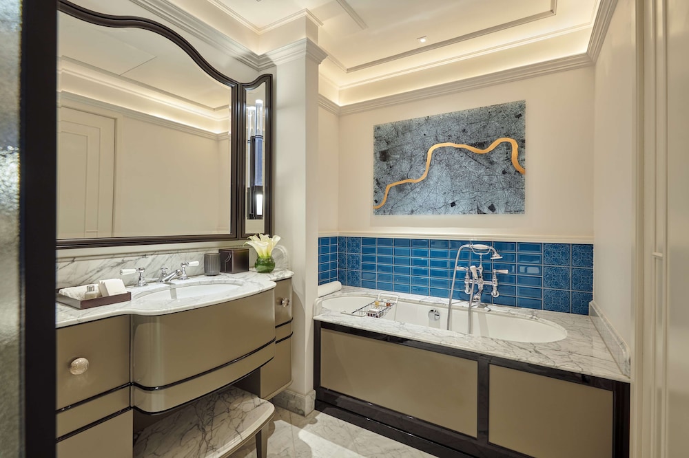 Suite, 1 King Bed (Koestler Suite)