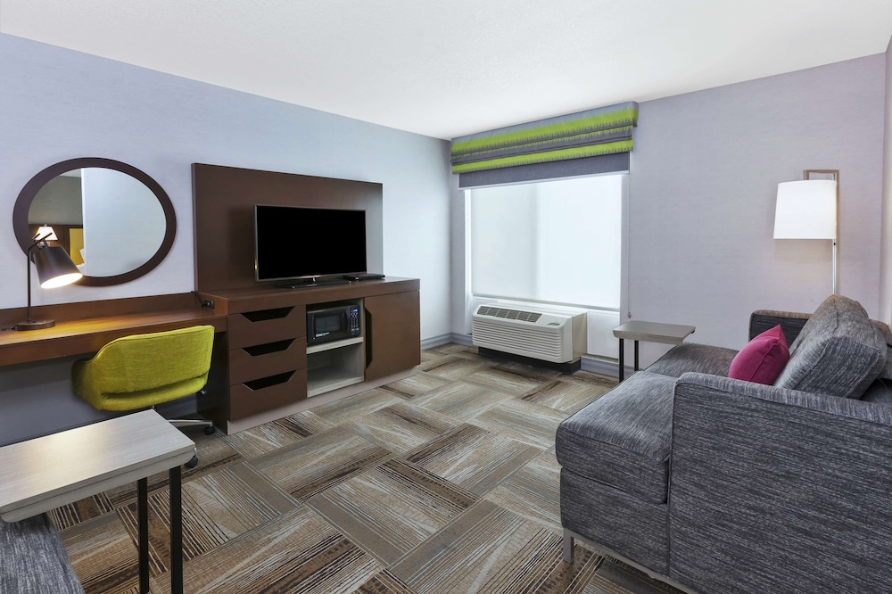 Suite, 1 King Bed, Non Smoking - Photo 1