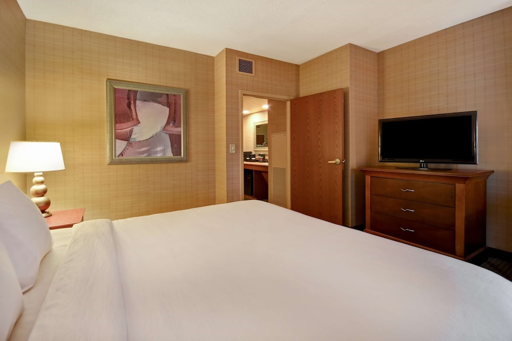 Suite, Non-Smoking, Accessible - Photo 2