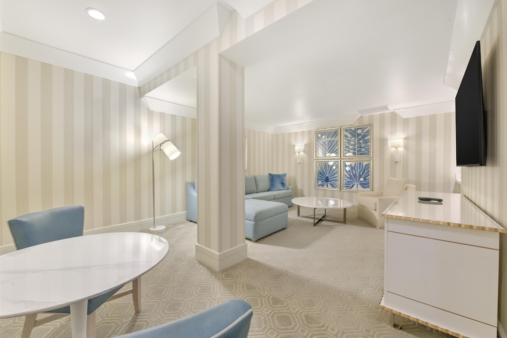 Beverly Hills Retreat Suite