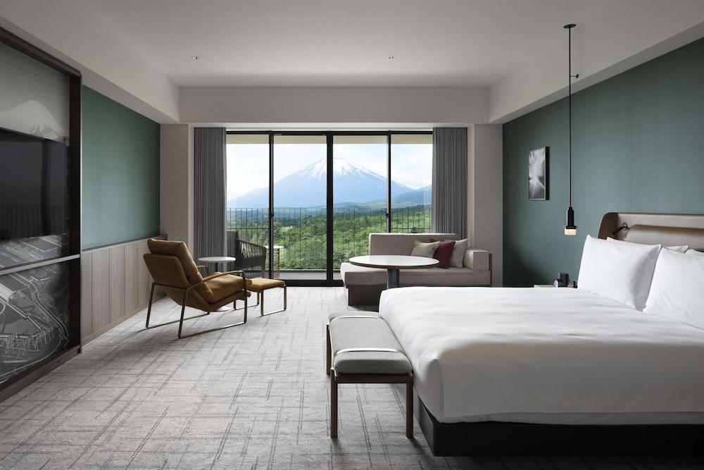 Deluxe Room, 1 King Bed (Fuji View) - Photo 1