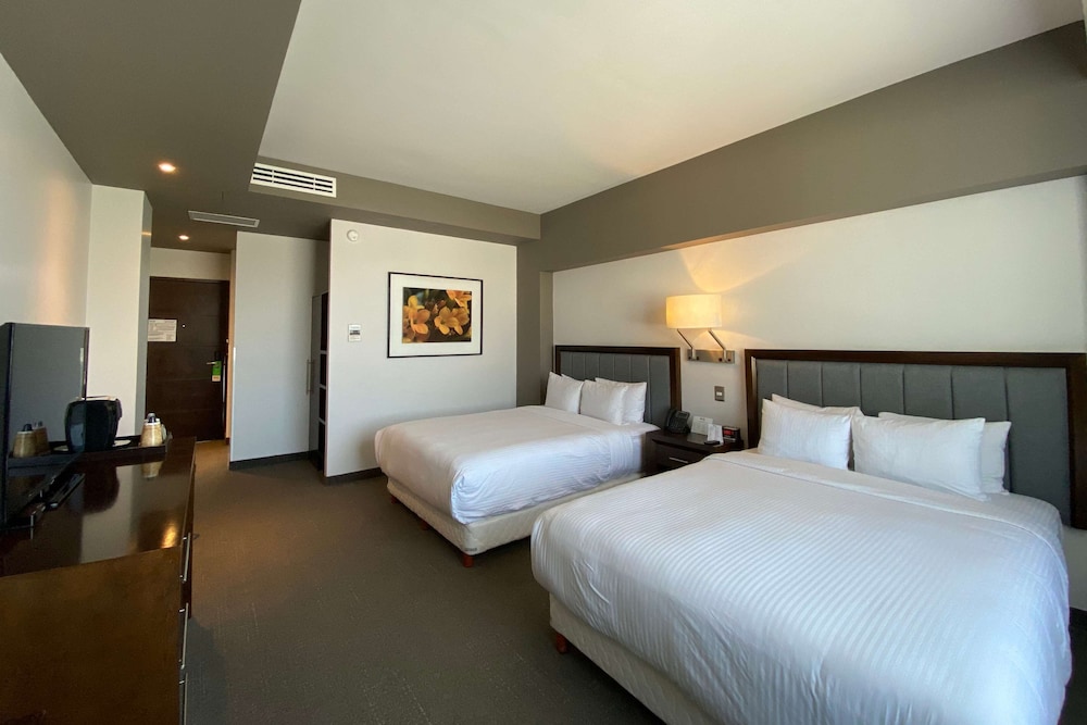 Standard Room, 2 Queen Beds, Non Smoking, Connecting Rooms photo 2