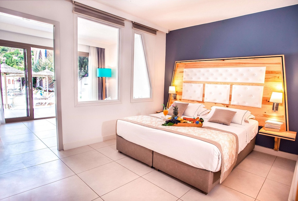 Suite, Pool View (Armonia)