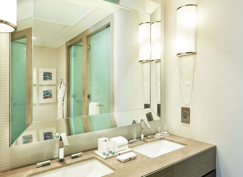 King Panoramic Suite thumbnail 5