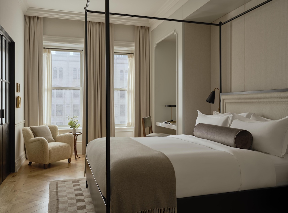 Luxury Suite, 1 Bedroom - Photo 1