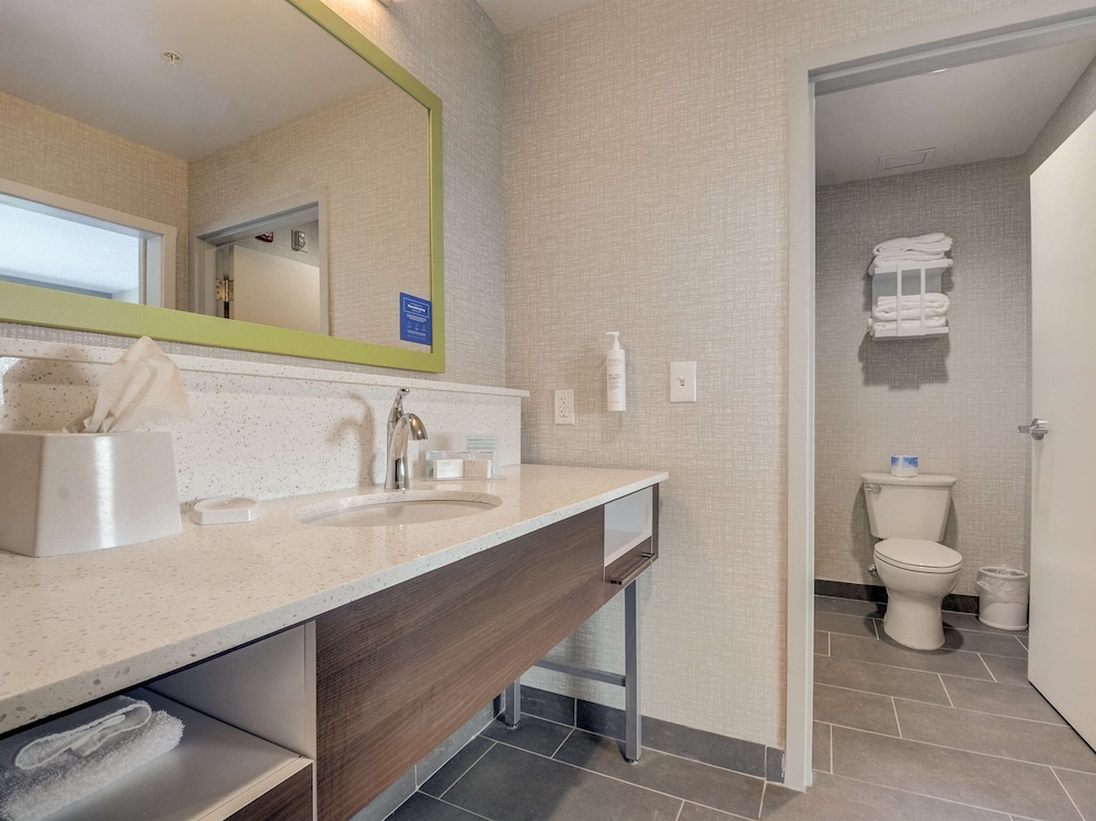 Studio, 2 Queen Beds, Accessible (Hearing) - Photo 6