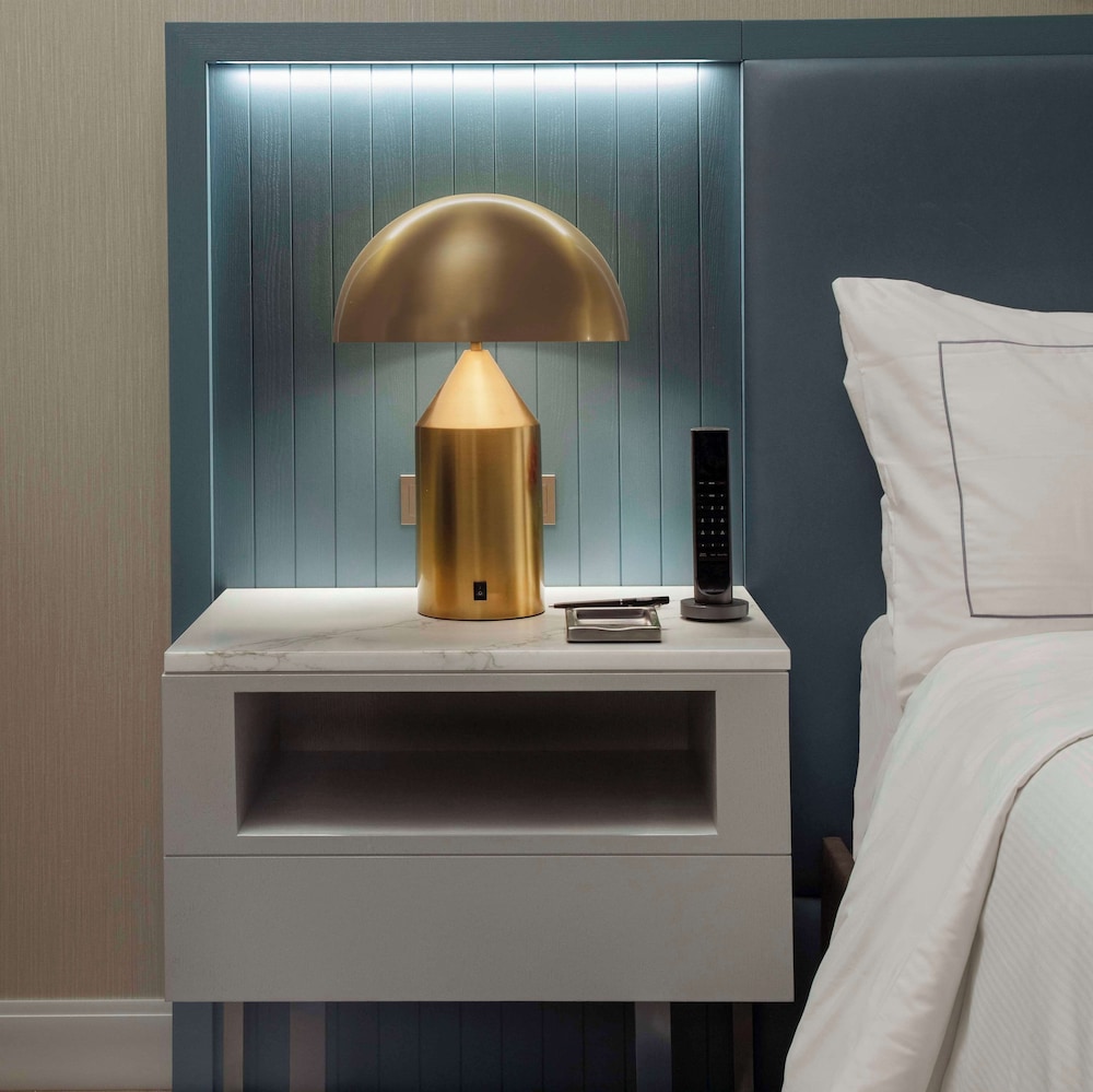 Junior Suite, 1 King Bed, Park View