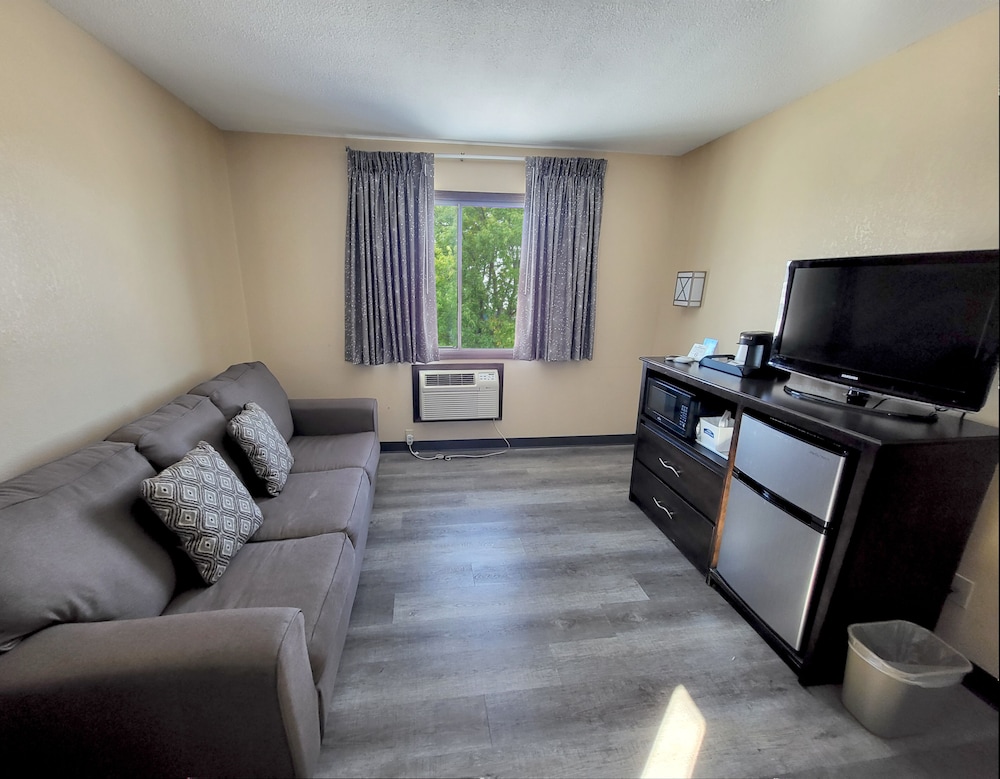 Studio Suite, 1 King Bed, Non Smoking (1 Bedroom), photo 6