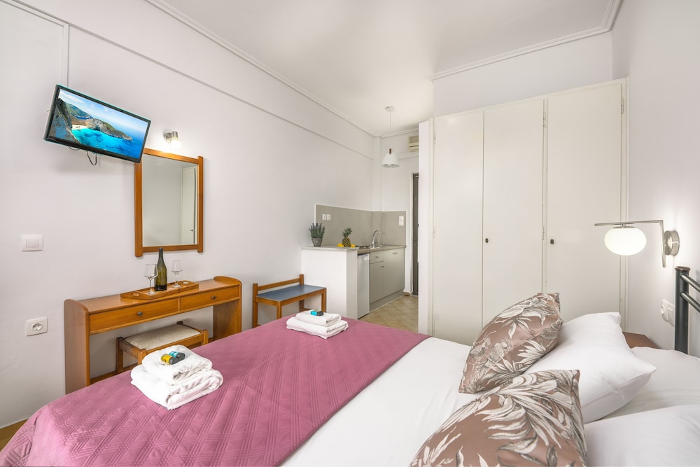 Studio (2 Adults) - Photo 13