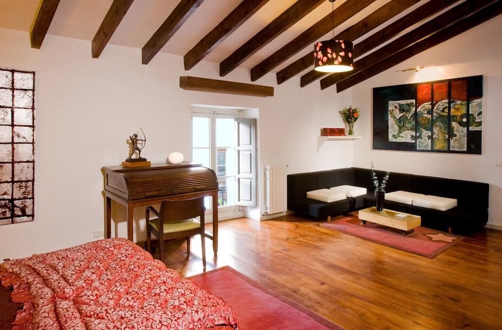 Premium Suite, 1 Bedroom, Private Bathroom - Photo 9