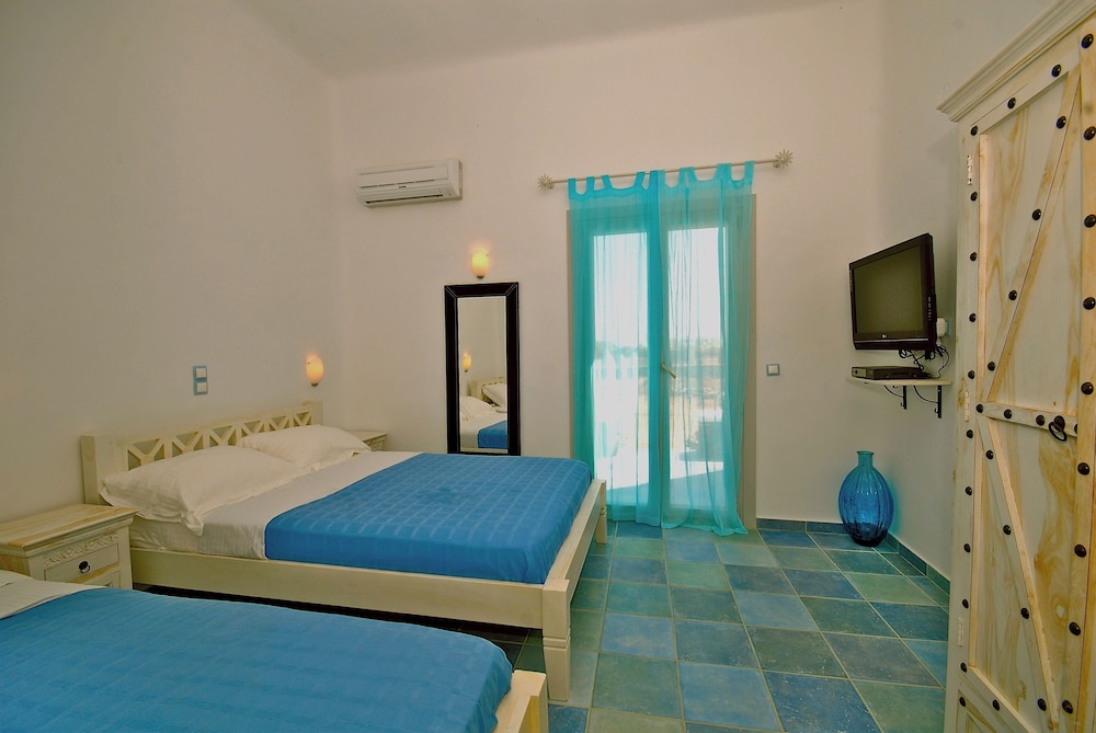 Superior Triple Room, Multiple Beds, Non Smoking, Pool View