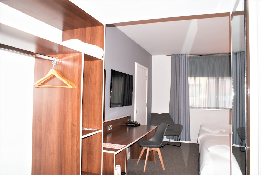 Superior Quadruple Room - Photo 3