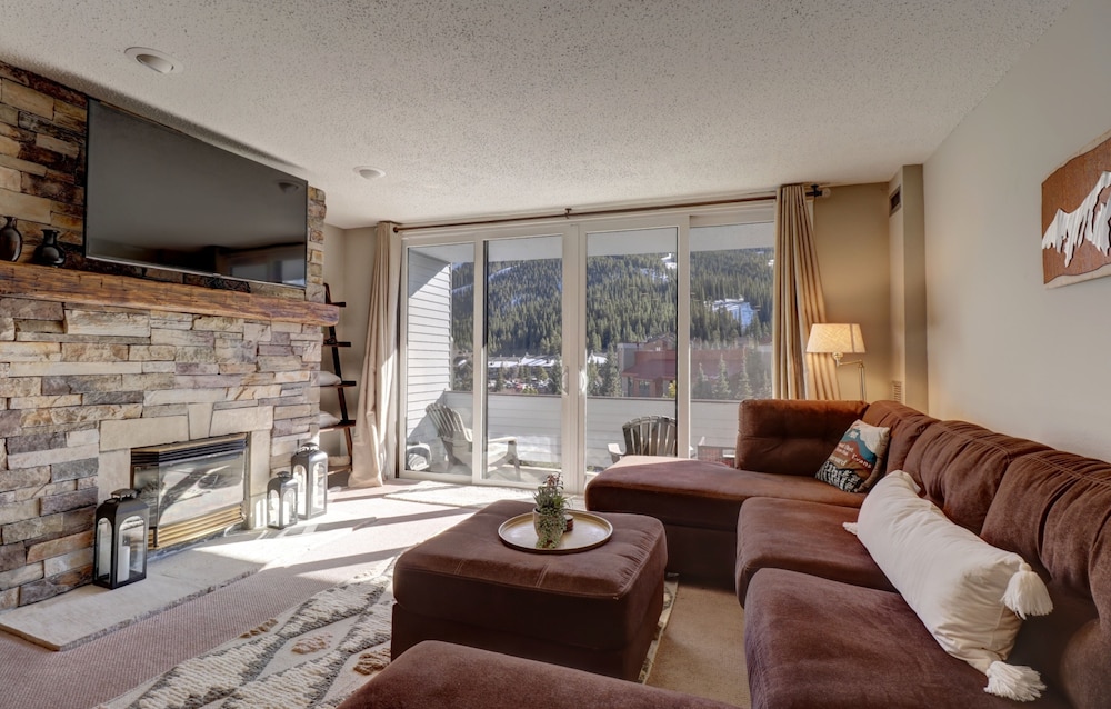 Condo, 2 Bedrooms