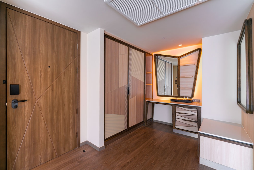 Amethyst Grand Executive - Photo 2
