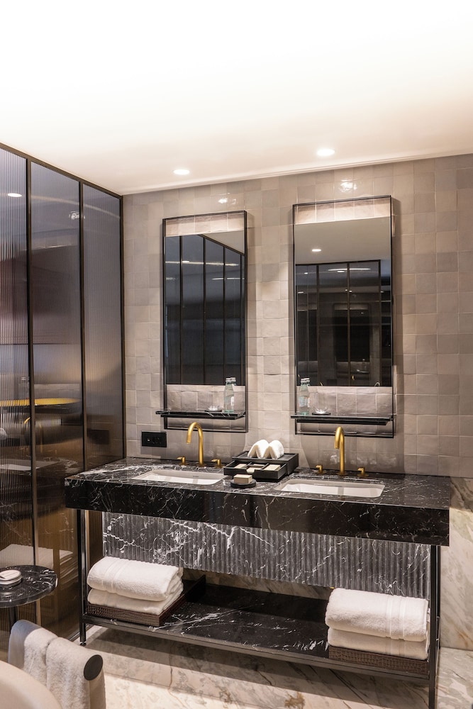 Suite (The Winston)