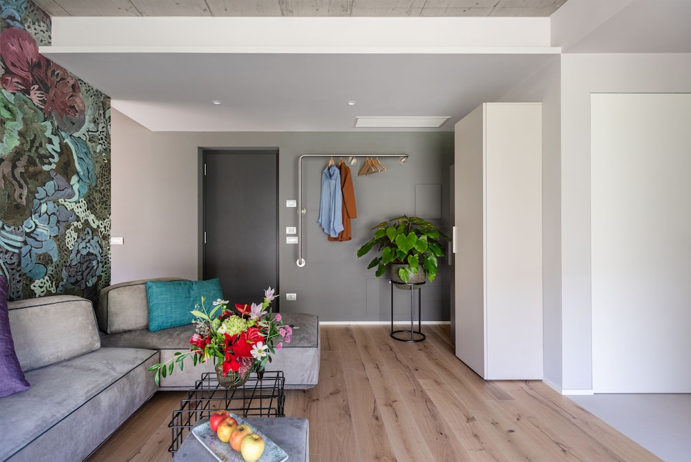 Suite - Photo 4