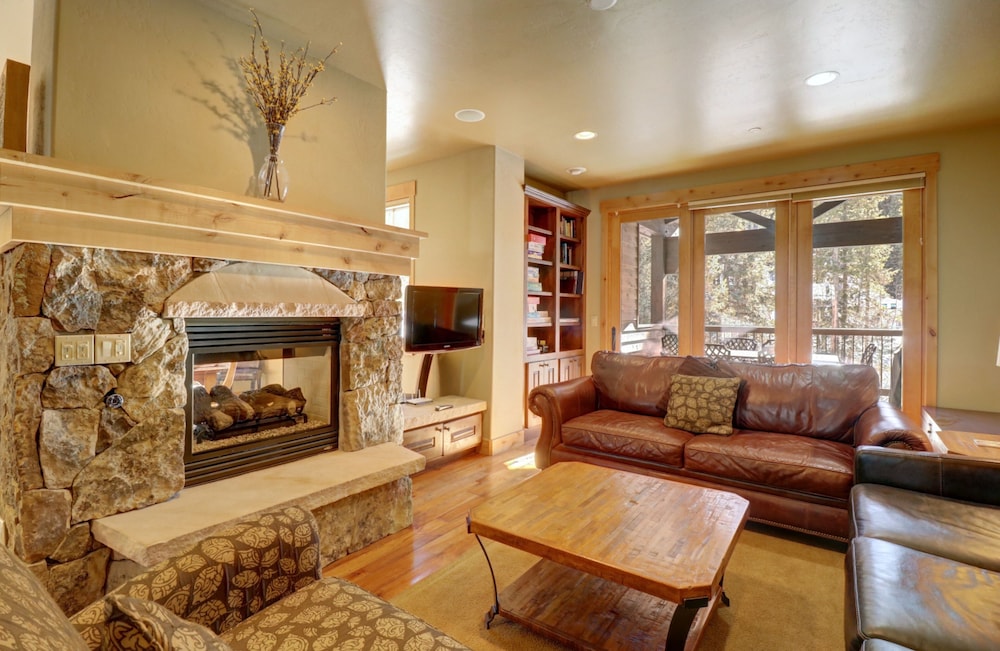 Townhome, 4 Bedrooms photo 2