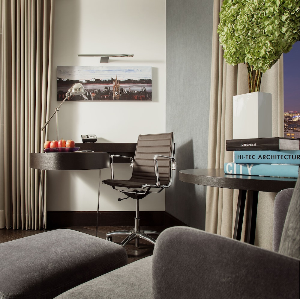 Executive Room (Savoy)