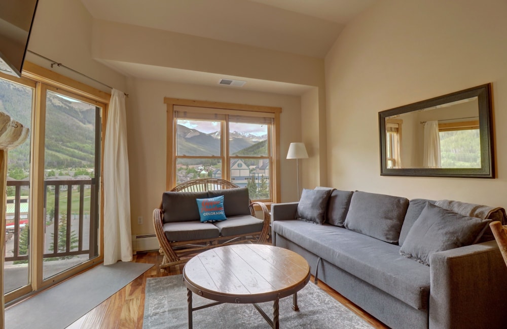 Condo, 2 Bedrooms