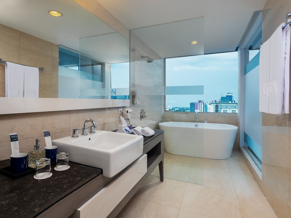 ASTON Suite - Photo 5