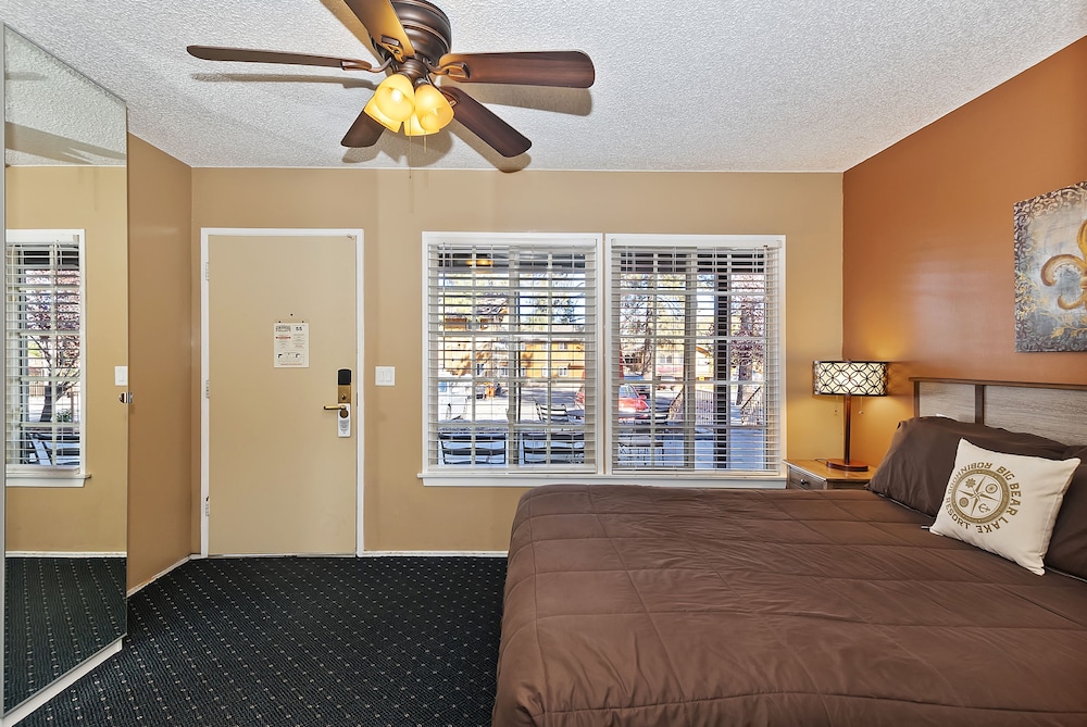 Standard Room, 1 Queen Bed - Photo 3