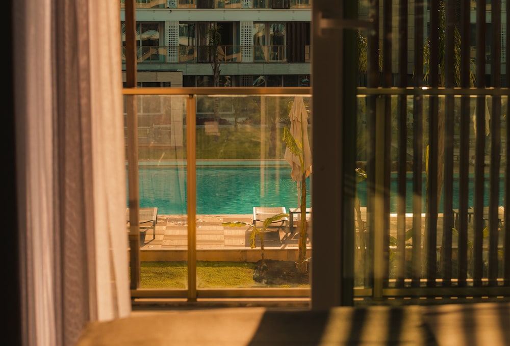 Standard Studio, Pool View photo 3