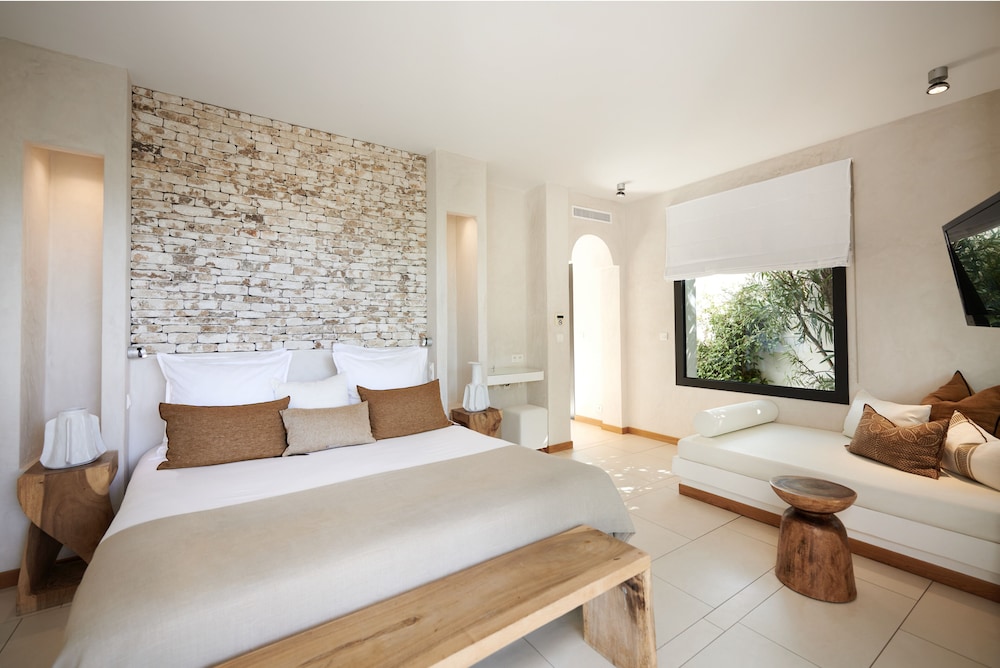 Premium Suite - Photo 7