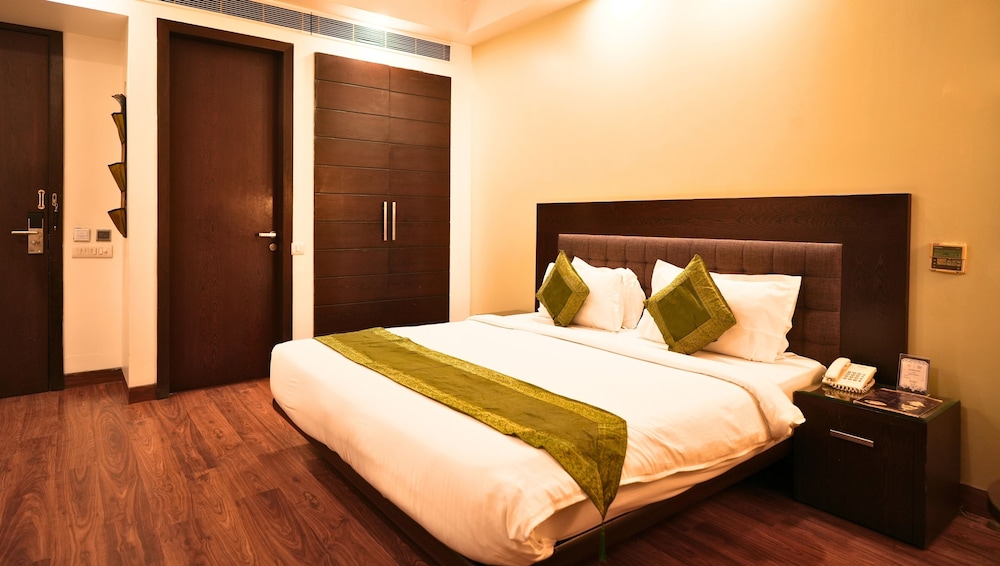Deluxe Double or Twin Room - Photo 10