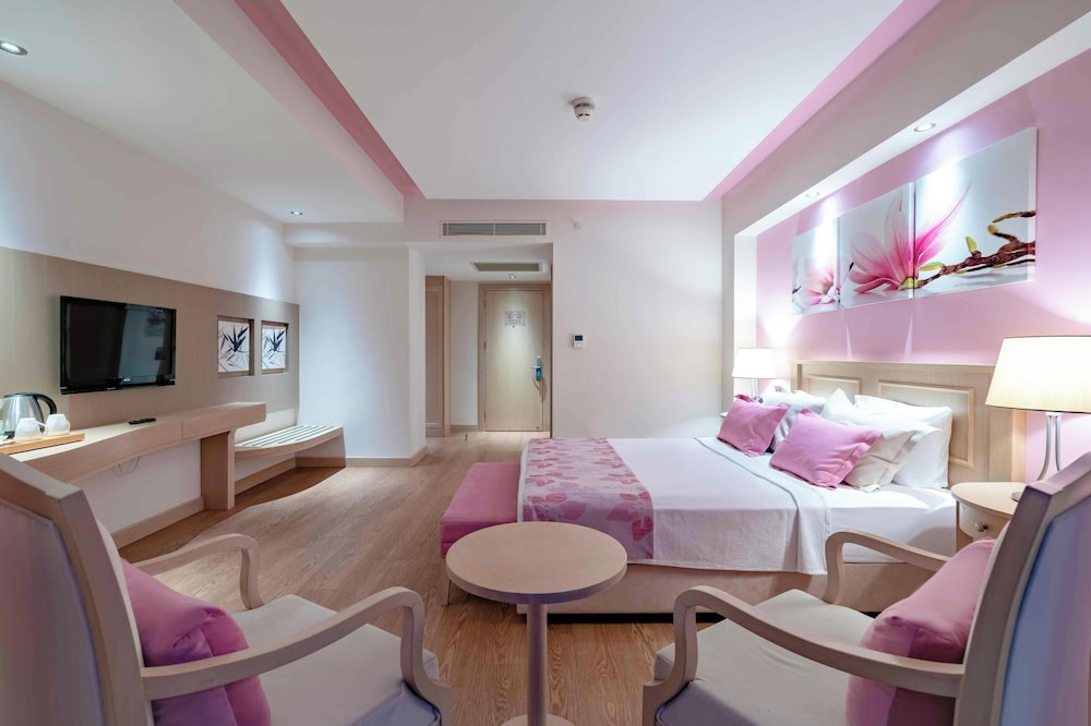 Standard Quadruple Room, Sea View