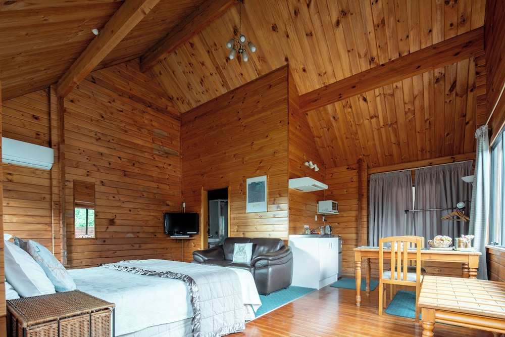 King Spa Chalet B&B thumbnail 5
