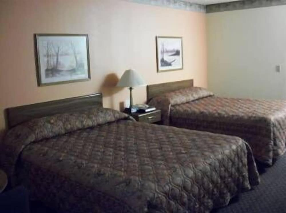 Standard Room, 2 Queen Beds photo 1