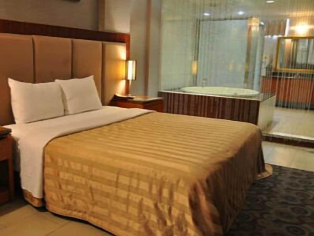 Romantic Suite photo 1