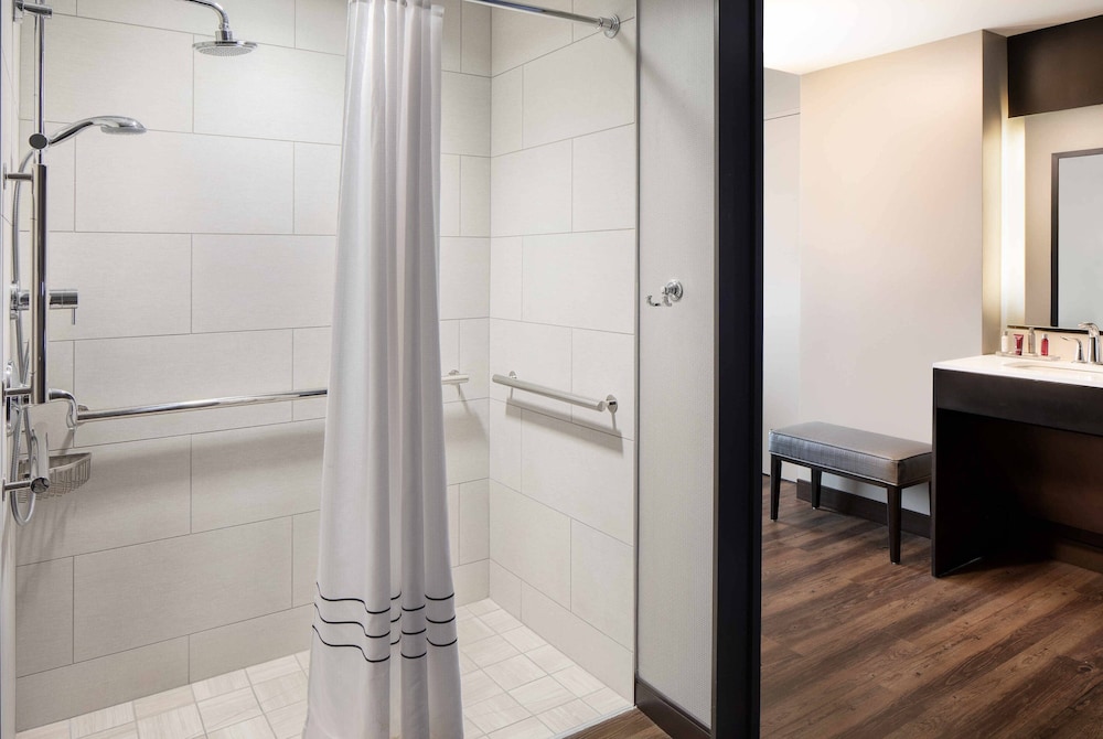 Classic Room, 2 Queen Beds (Mobility Accessible, Roll-in Shower)