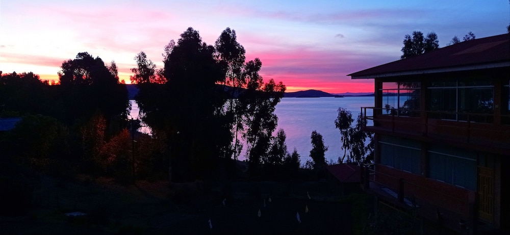 Exclusive Single Room, Private Bathroom, Lake View photo 2
