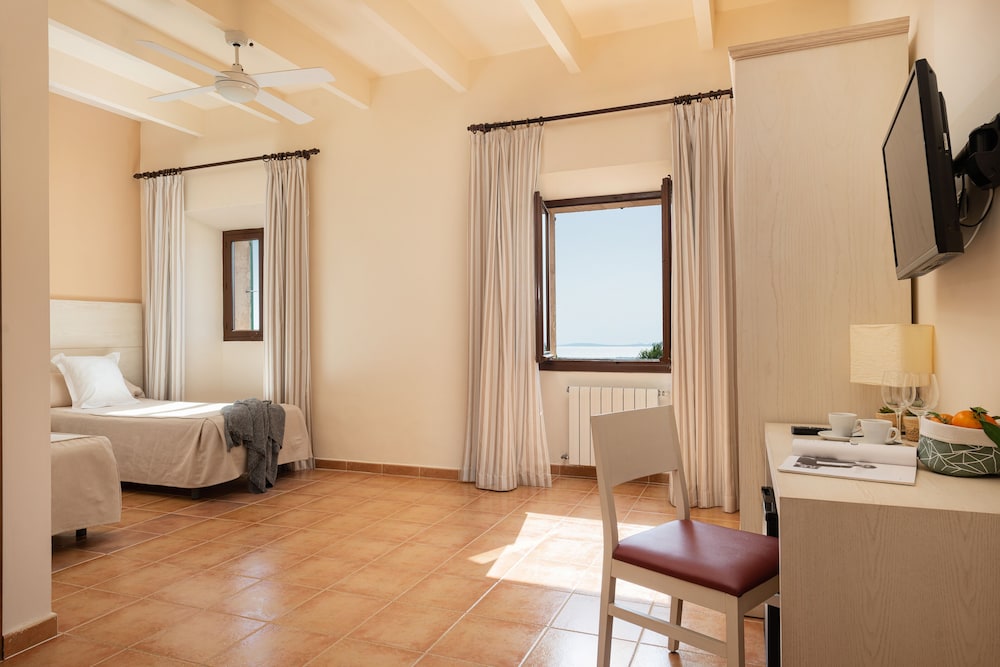 Basic Double Room, 2 Twin Beds