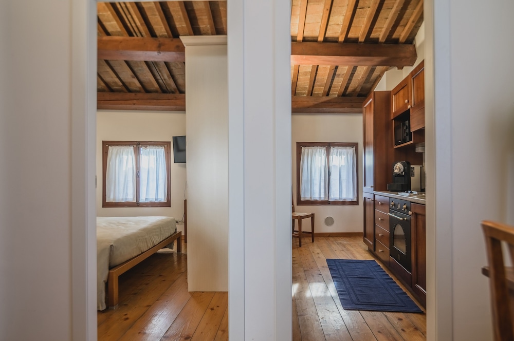 Comfort Room, Kitchen photo 3