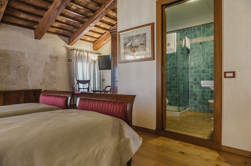 Superior Double Room, 2 Twin Beds - Photo 8