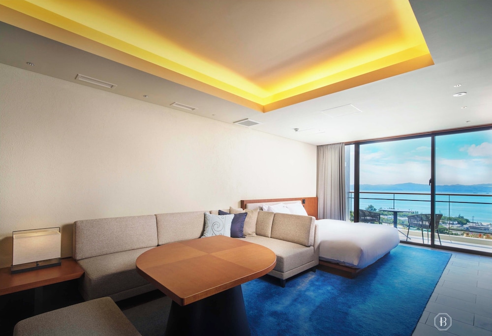 Suite, Ocean View