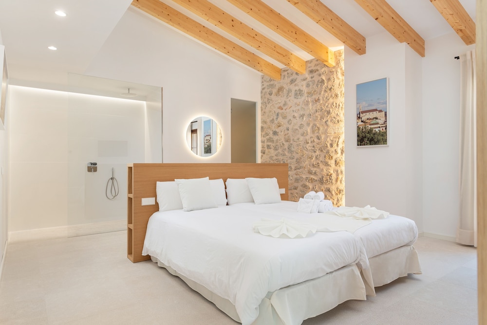 Standard Double Room, City View