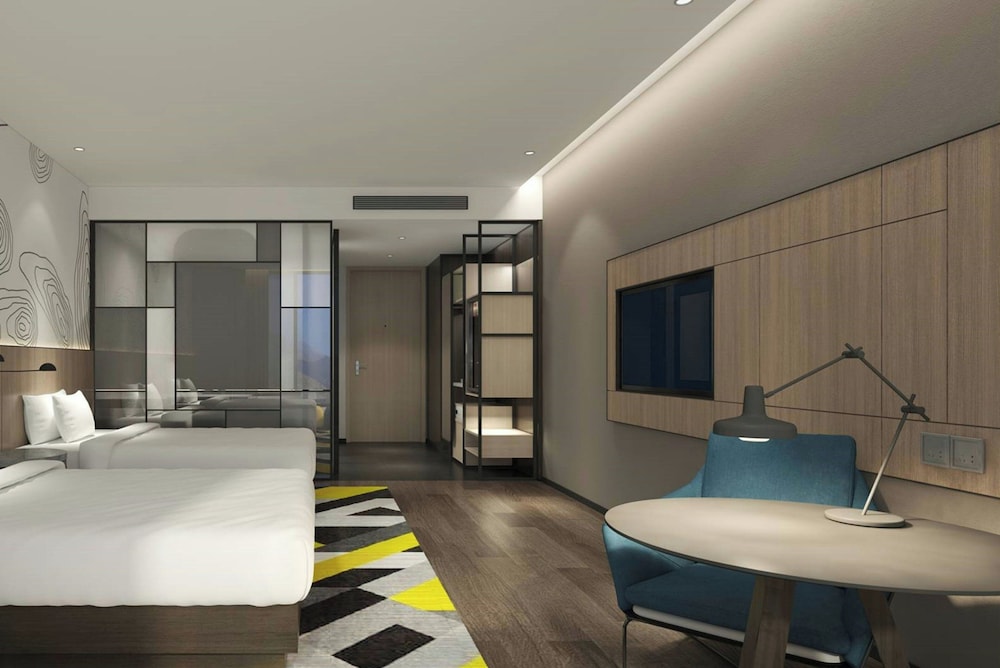 Room, 2 Double Beds, City View - Photo 3