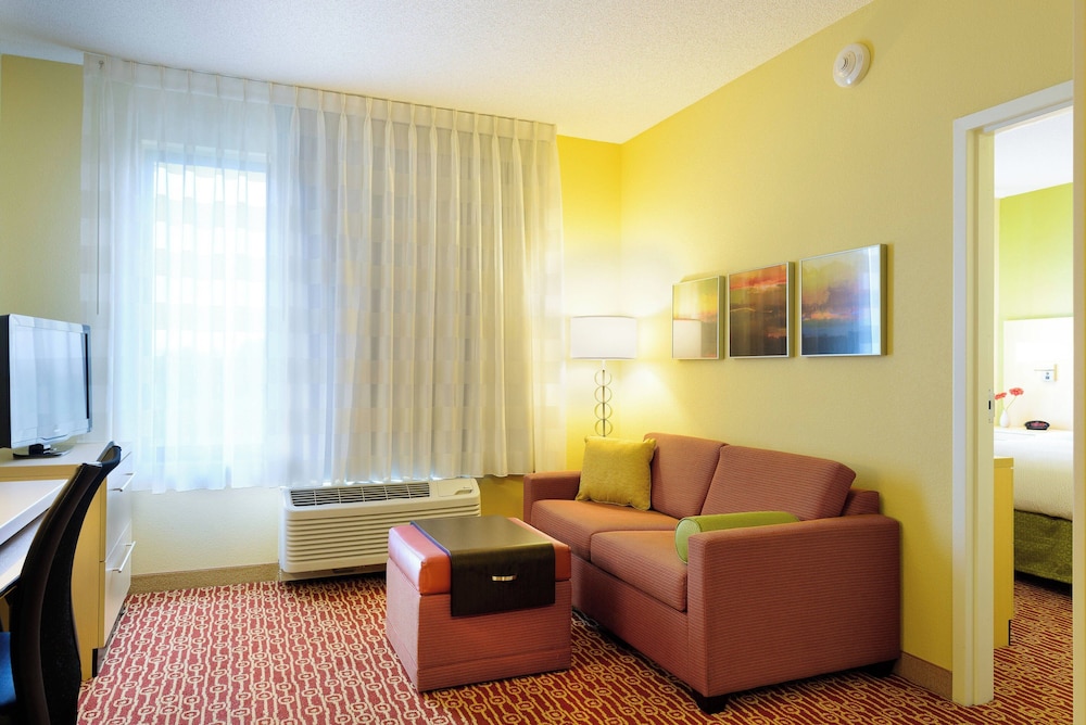 TownePlace Suites by Marriott Frederick, Photo 2