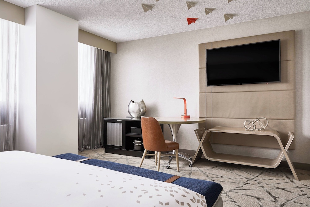 Room, 1 King Bed with Sofa bed (Mobility Accessible, Roll-in Shower) - Photo 3