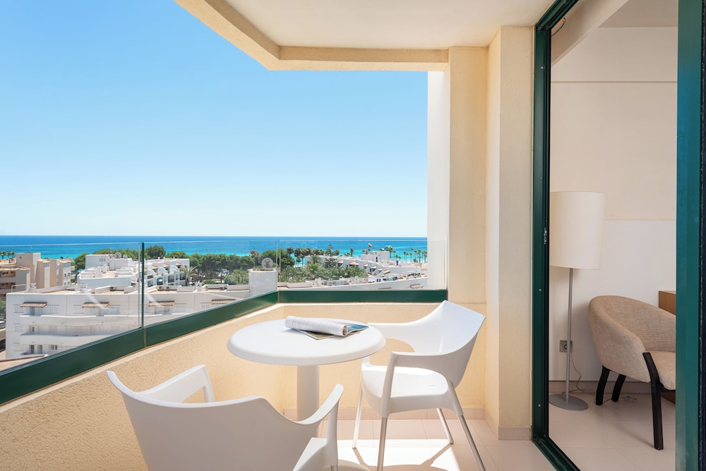 Habitación Doble, Balcón, Vista Parcial al Mar (Lateral)