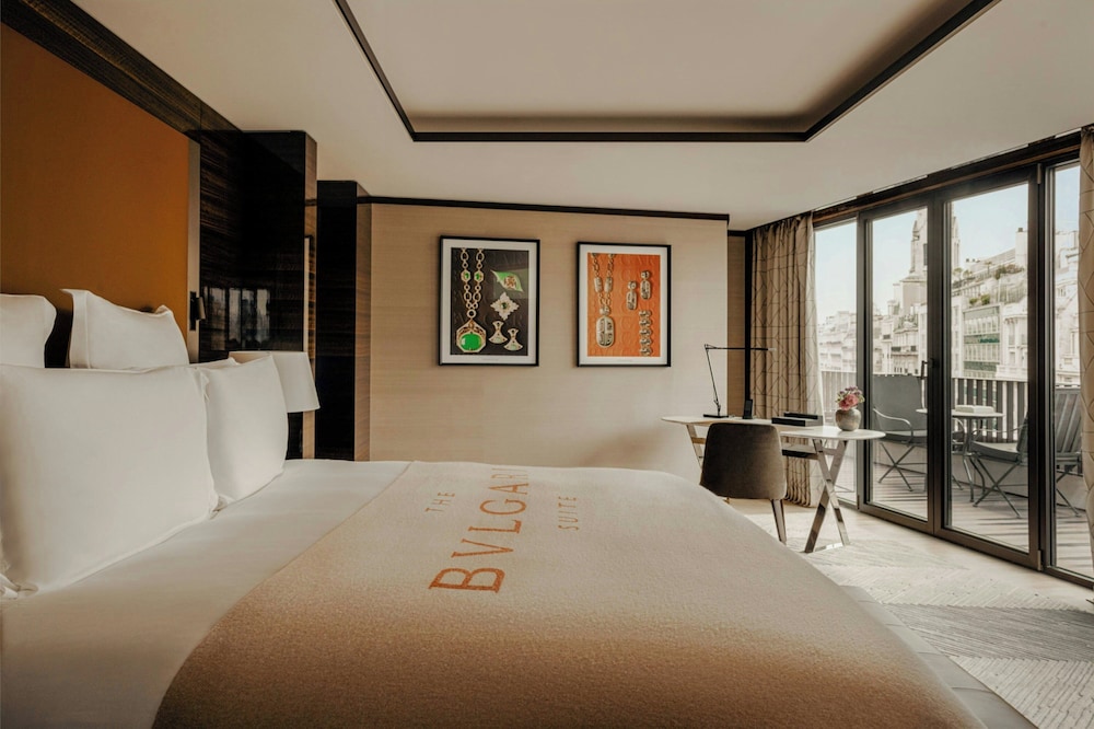 Suite, 1 King Bed, Tower